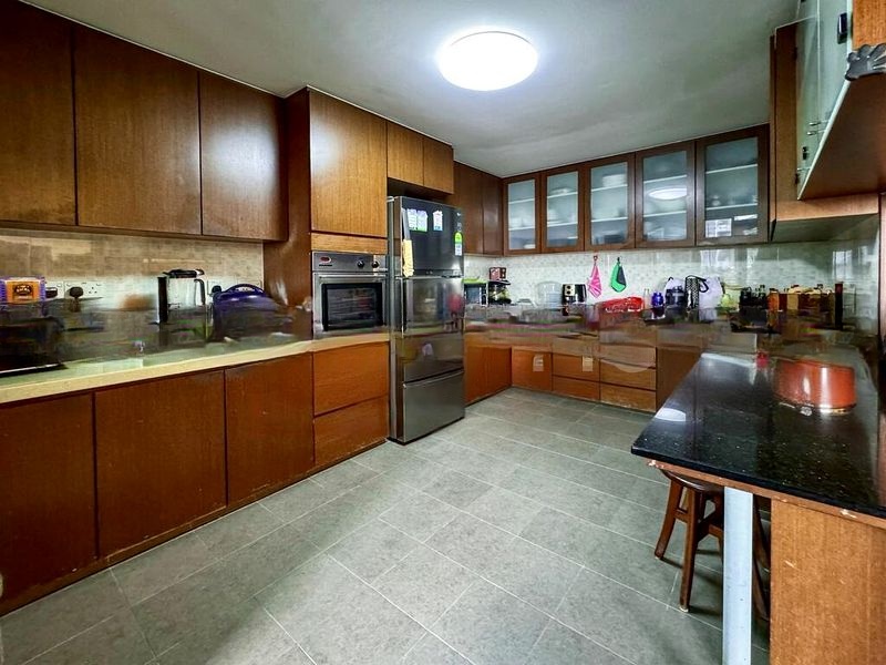 EQUATORIAL APARTMENTS 9