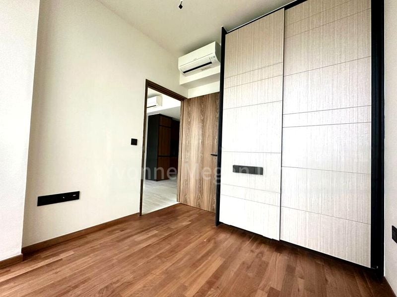 COASTLINE RESIDENCES 13