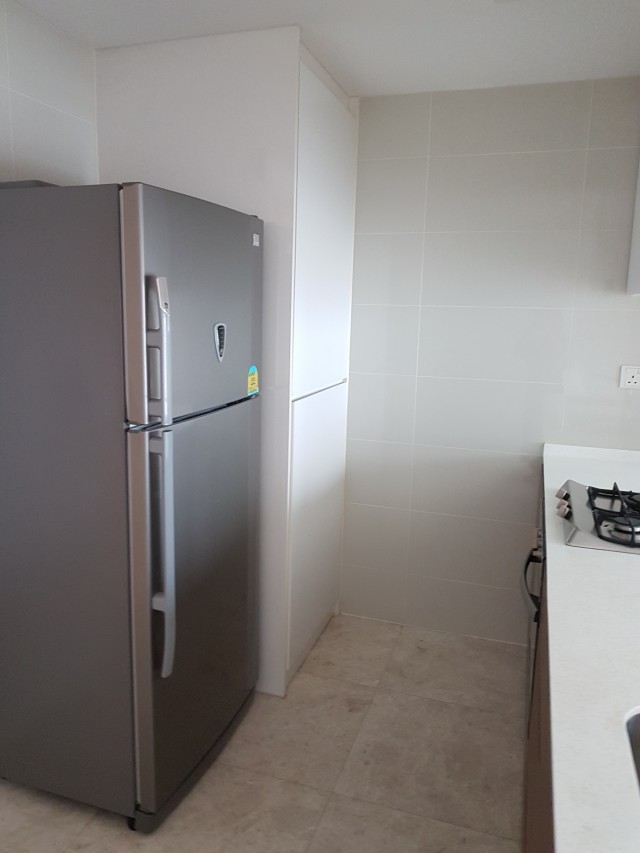 THE LAKEFRONT RESIDENCES 3