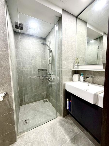 RIVERFRONT RESIDENCES 3