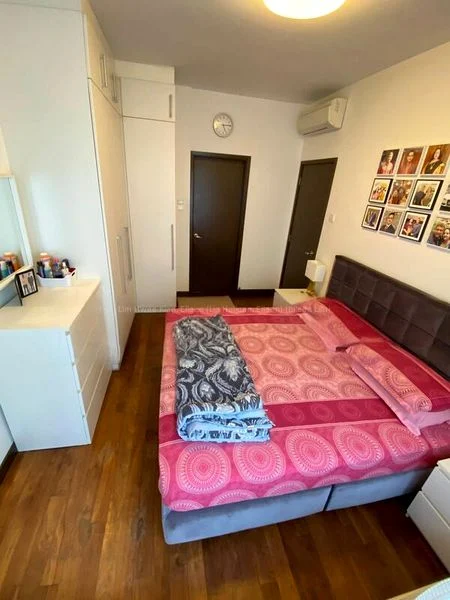 WATERMARK ROBERTSON QUAY 12