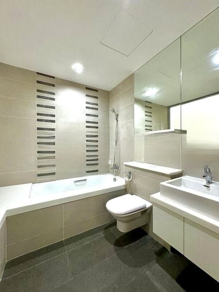 ELLIOT AT THE EAST COAST 9