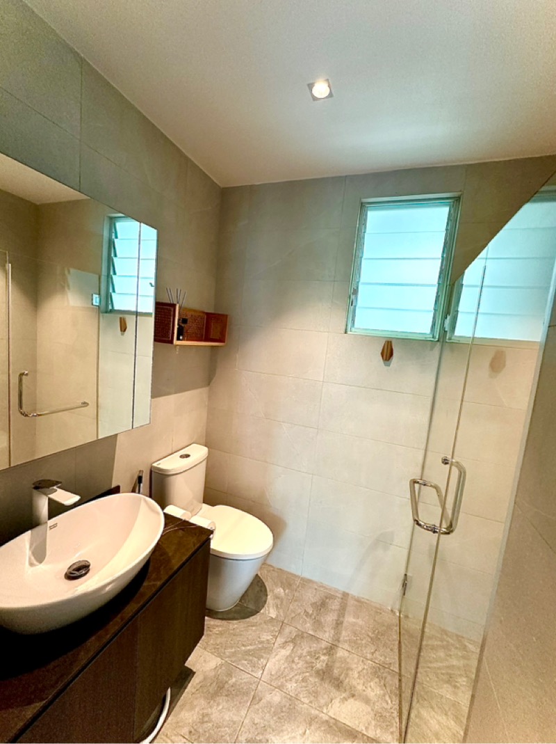 LANDBAY CONDOMINIUM 12