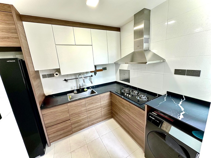 LANDBAY CONDOMINIUM 17