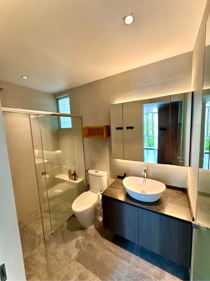 LANDBAY CONDOMINIUM 25