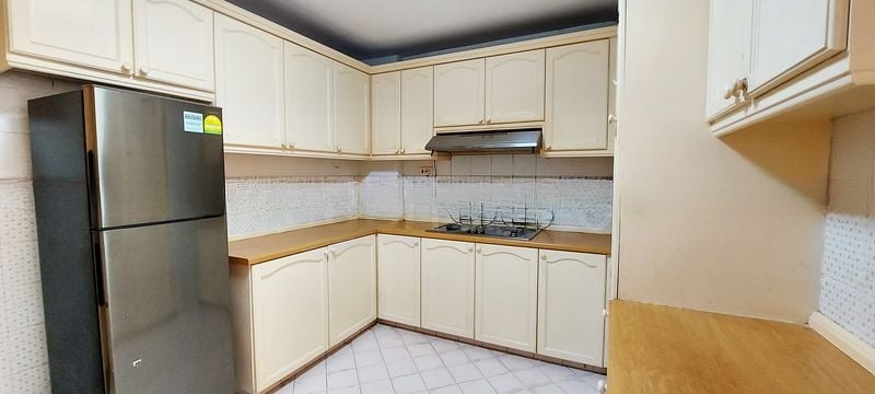 GOLD COAST CONDOMINIUM 5