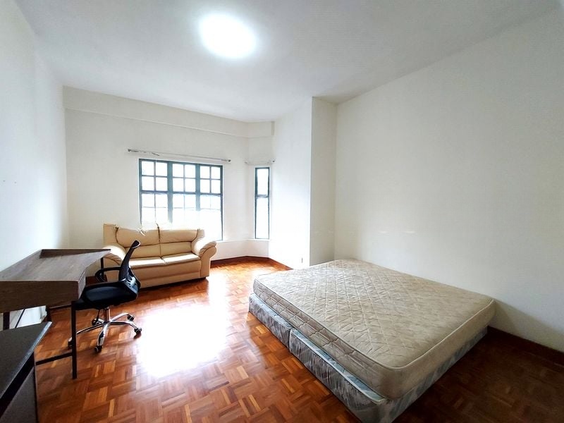 GOLD COAST CONDOMINIUM 2
