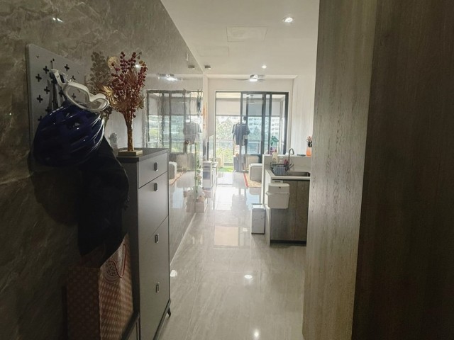 LEEDON GREEN 17
