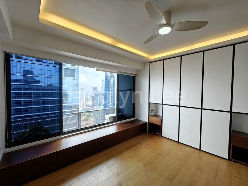 INTERNATIONAL PLAZA 8