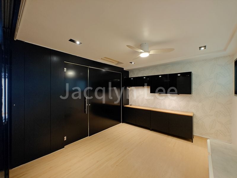 INTERNATIONAL PLAZA 14