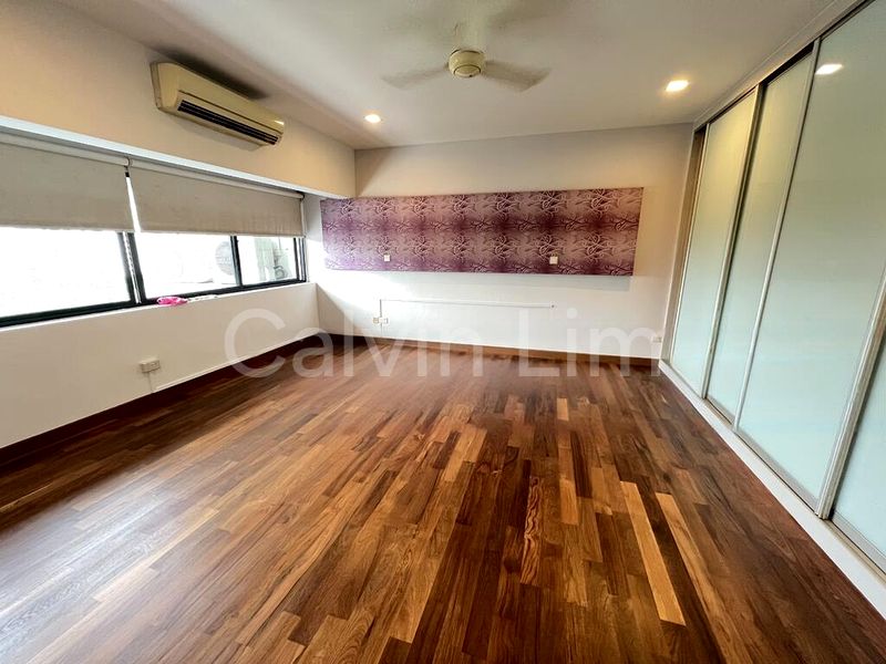 TOWNHOUSE APARTMENTS 10