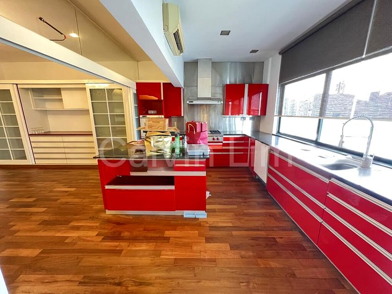 TOWNHOUSE APARTMENTS 11