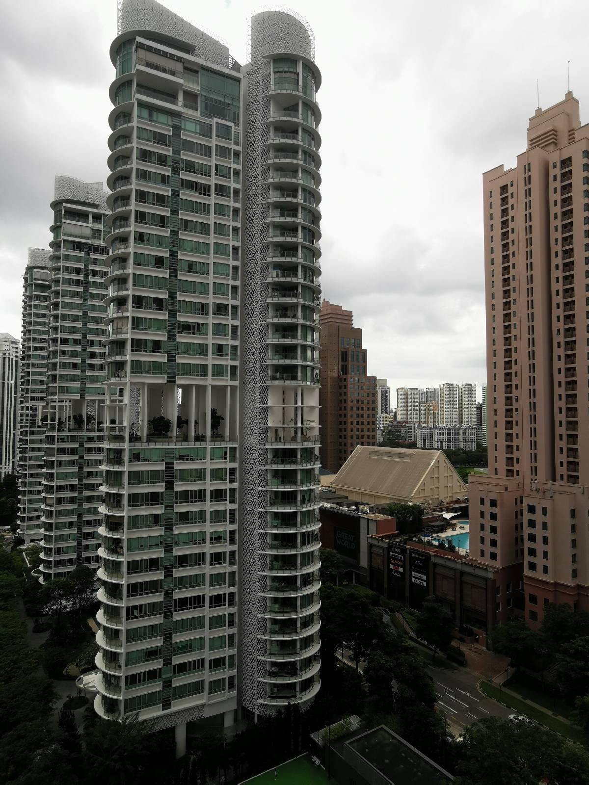 THE COSMOPOLITAN 17