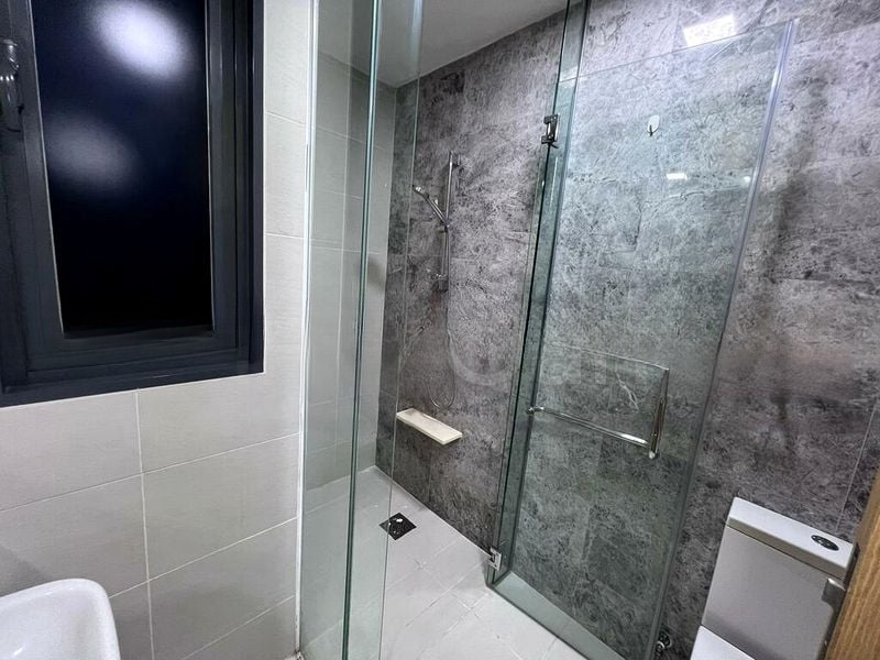 THE LAKEFRONT RESIDENCES 5