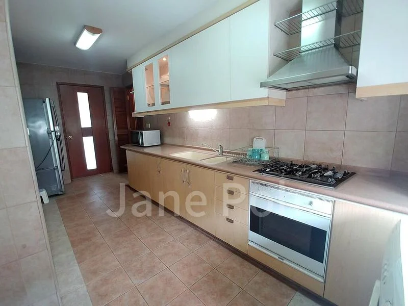 LE HILL CONDOMINIUM 11