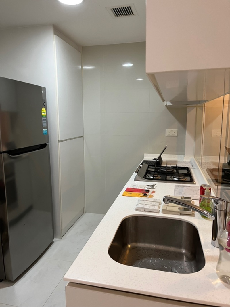 THE LAKEFRONT RESIDENCES 21