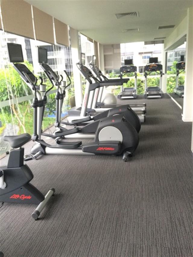 THE LAKEFRONT RESIDENCES 24