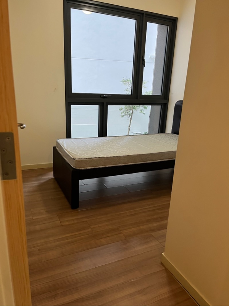 THE LAKEFRONT RESIDENCES 35