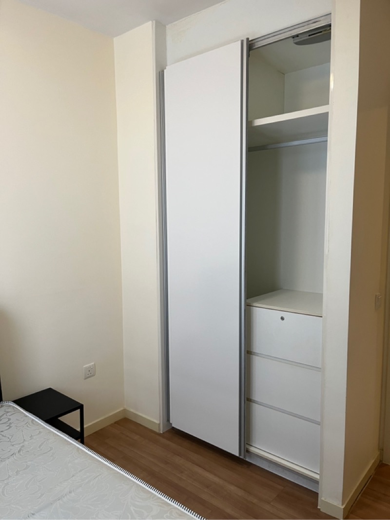 THE LAKEFRONT RESIDENCES 37