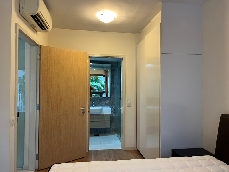 THE LAKEFRONT RESIDENCES 41