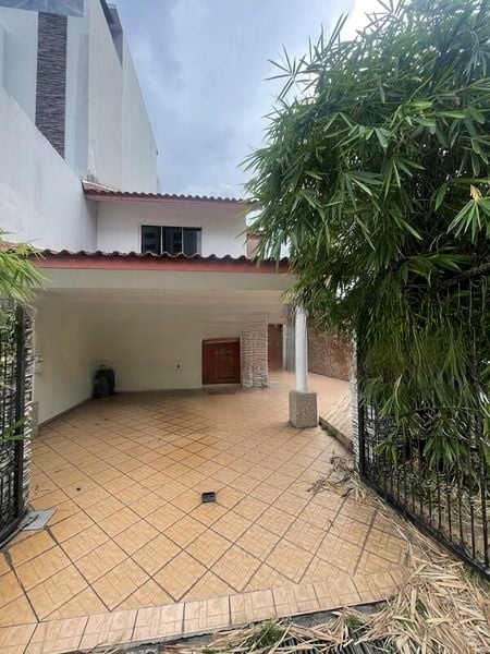 THOMSON GARDEN ESTATE 11