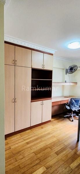 WELLINGTON CIRCLE 10