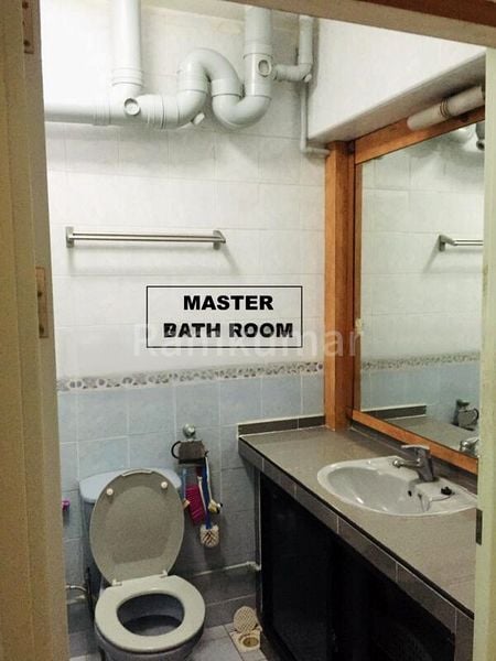 WELLINGTON CIRCLE 13