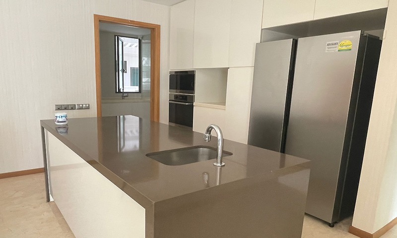 THE LINCOLN RESIDENCES 23