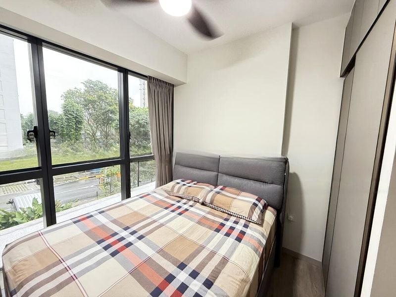 RIVERFRONT RESIDENCES 5