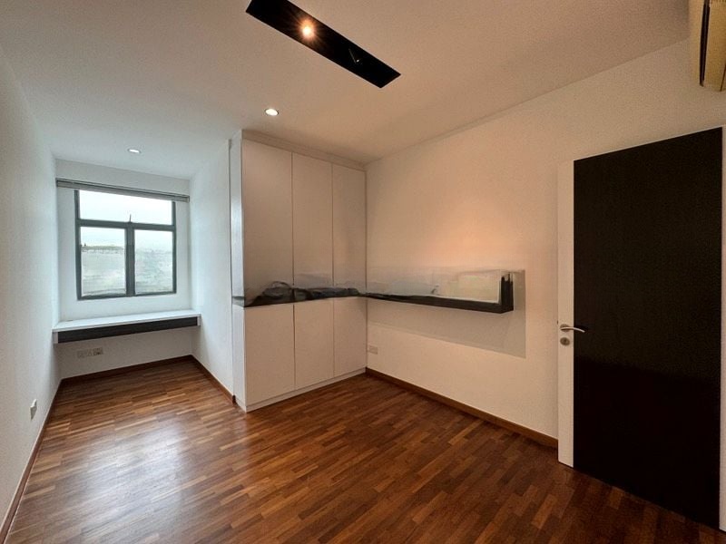 1 KING ALBERT PARK 9