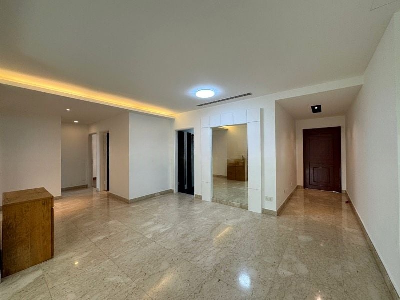 1 KING ALBERT PARK 4