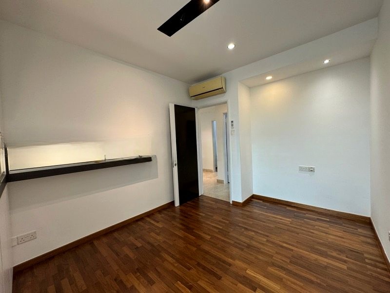 1 KING ALBERT PARK 10