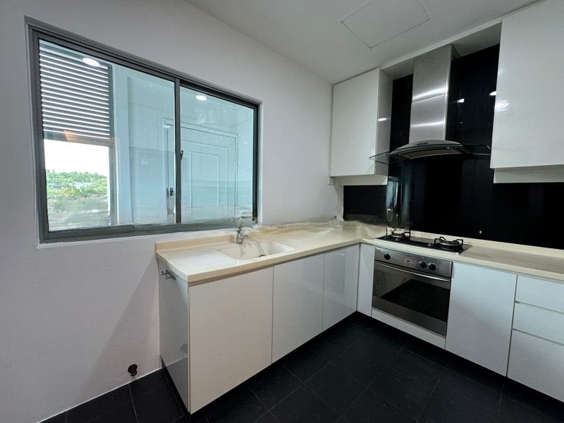 1 KING ALBERT PARK 14