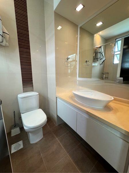 1 KING ALBERT PARK 7