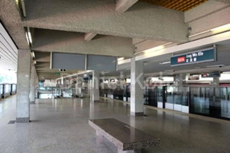 ANG MO KIO AVE 10 10