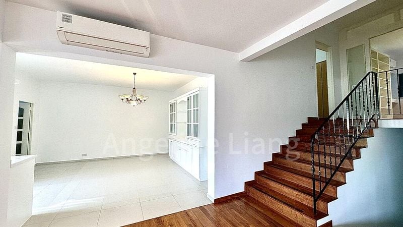 TOWNHOUSE APARTMENTS 4