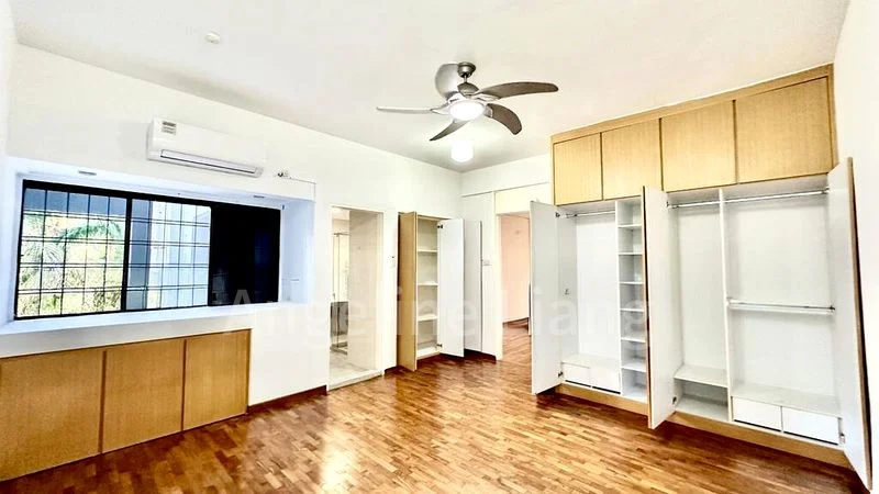 TOWNHOUSE APARTMENTS 7