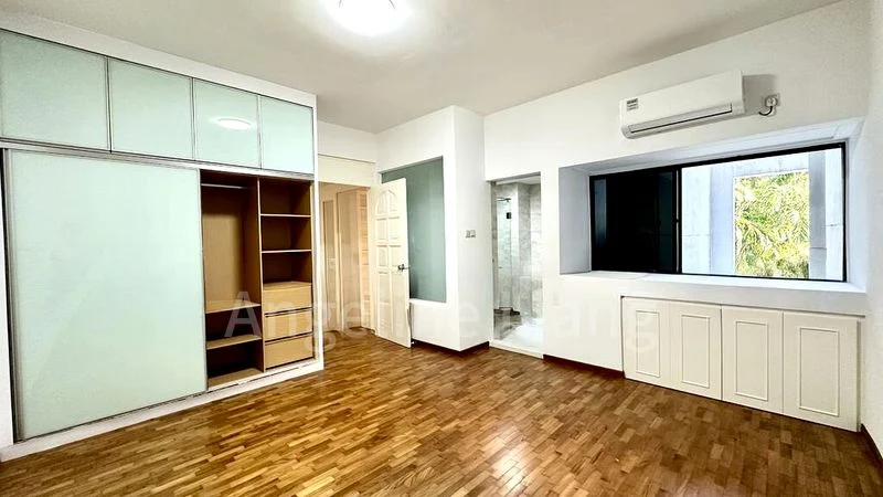 TOWNHOUSE APARTMENTS 8