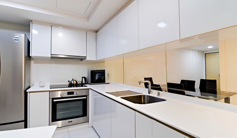 THE LAKEFRONT RESIDENCES 3