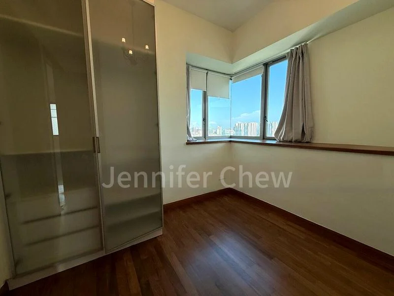 THE SERENADE @ HOLLAND 5