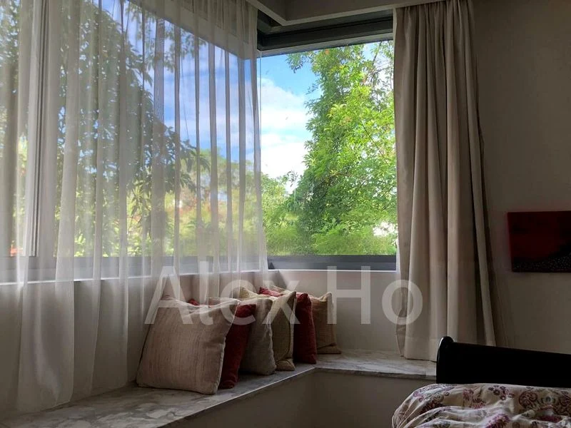 THE HOLLAND COLLECTION 2