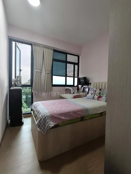 TREASURE AT TAMPINES 5