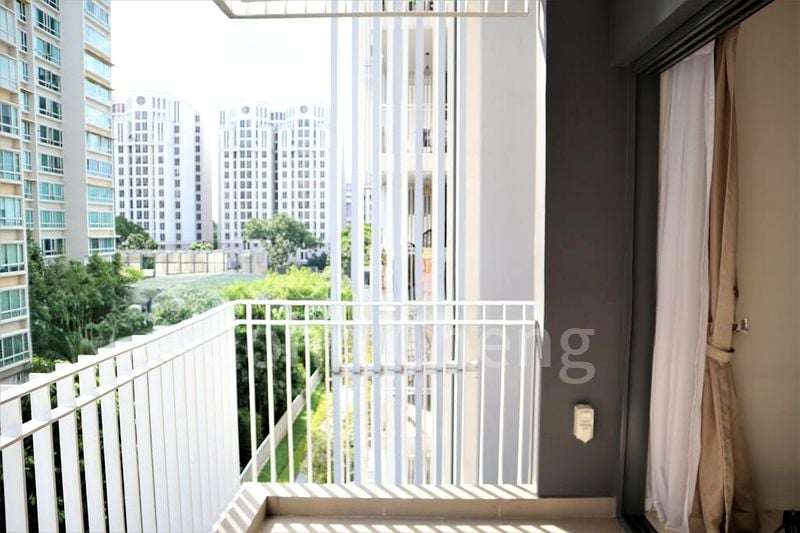 THE LAKEFRONT RESIDENCES 5