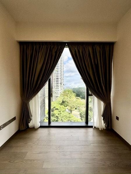 LEEDON GREEN 10