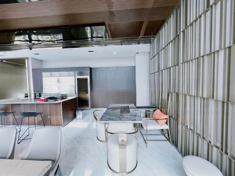 SOUTH BEACH RESIDENCES 11