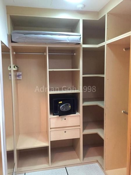 INTERNATIONAL PLAZA 10