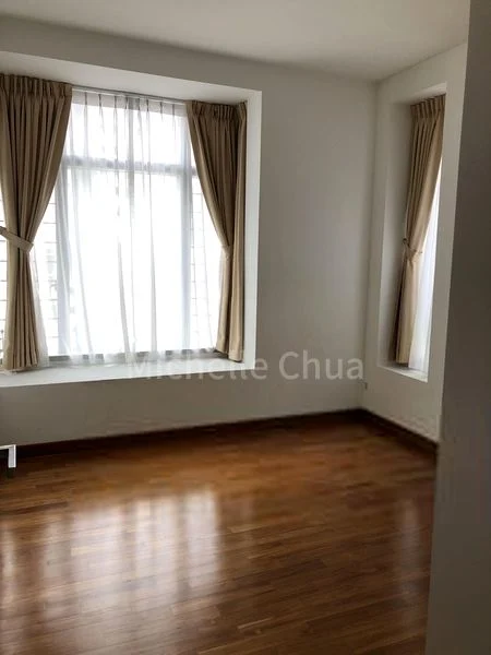 RESIDENCES @ EVELYN 7