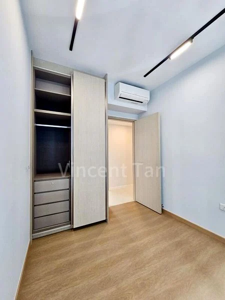 TREASURE AT TAMPINES 8