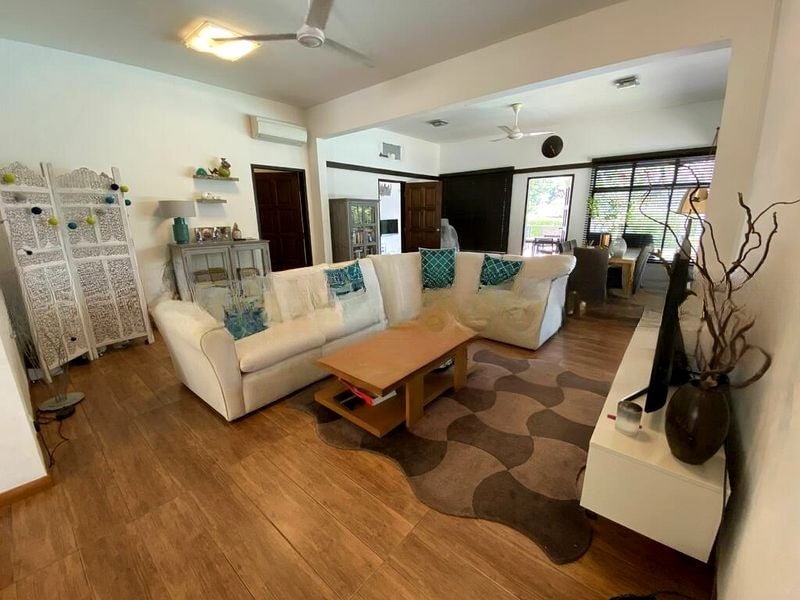 HOLLAND GROVE 4