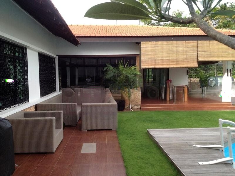 HOLLAND GROVE 8